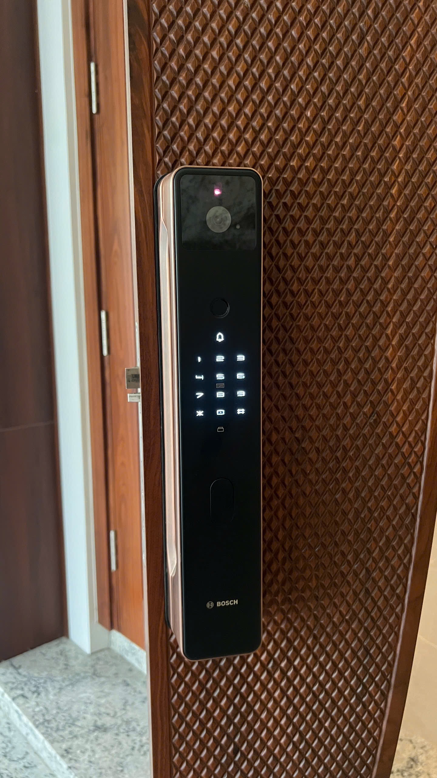 Khóa điện tử Bosch FU8 Plus